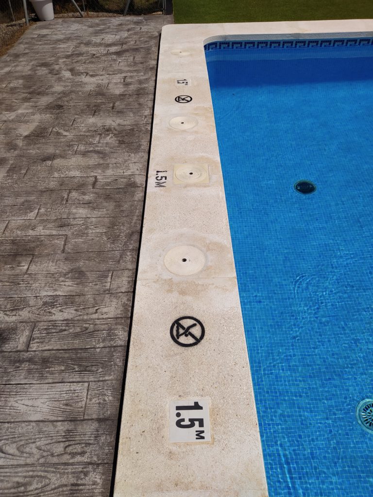 Profundidad máxima 1.5m